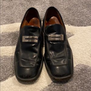 Men’s Gucci dress shoes